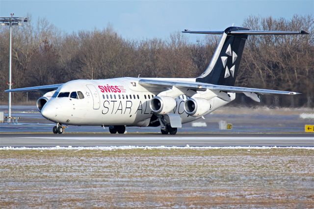 de Havilland Dash 8-400 (HB-IYU)