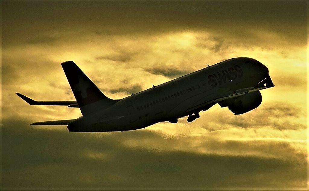 Airbus A220-100 (HB-JBF)