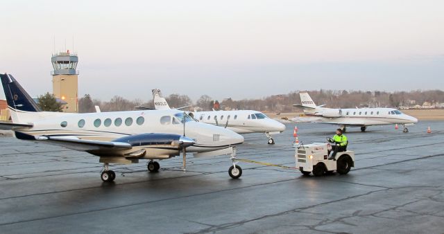 Beechcraft King Air 100 (N847D) - Very good customer service at Robinson Aviation FBO at KHVN.