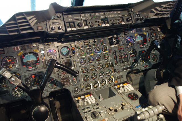 Aerospatiale Concorde (G-BOAC) - Flight Deck Concorde G-BOAC