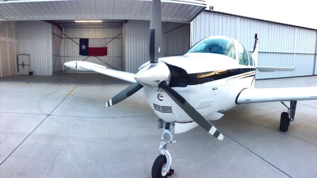 Beechcraft 35 Bonanza — - Bonanza at HenriksenJetCenter