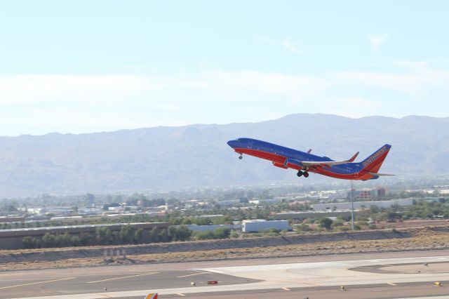 Boeing 737-800 (N8609A)