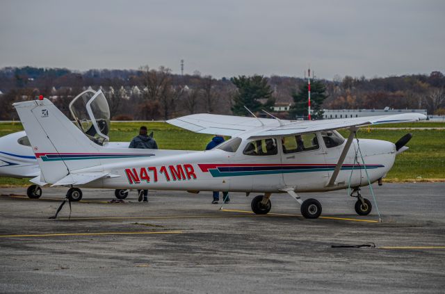 Cessna Skyhawk (N471MR)