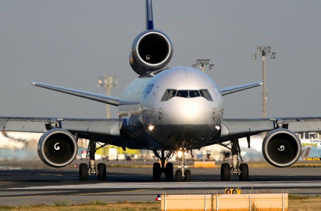 Boeing MD-11 (D-ALCM)