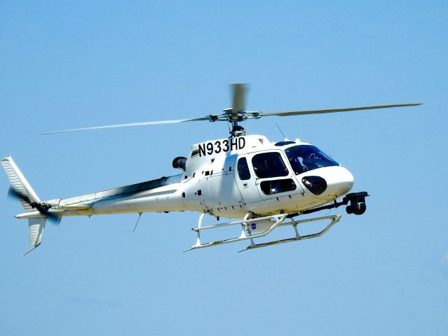 Eurocopter AS-350 AStar (N933HD)