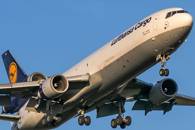 Boeing MD-11 (D-ALCM)