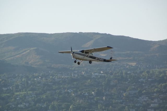 Cessna Skyhawk (N734NU)