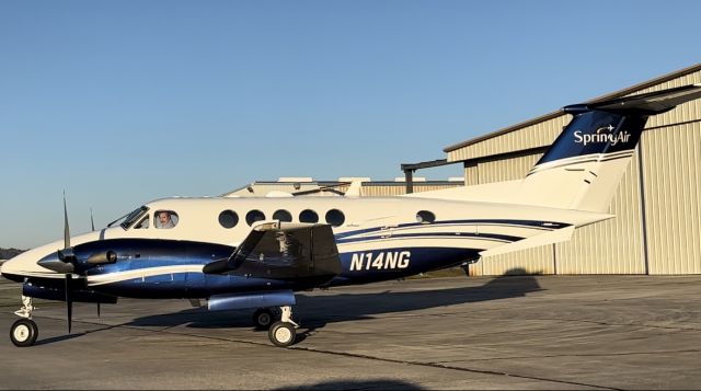 Beechcraft Super King Air 200 (N14NG)