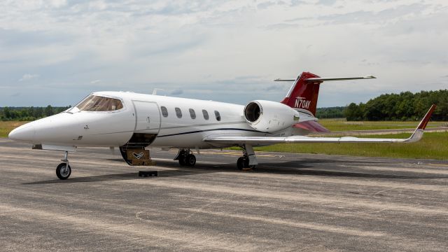 Learjet 31 (N70AY)