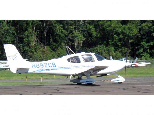 Cirrus SR-20 (N897CB) - Take off runway 08 at Danbury CT.