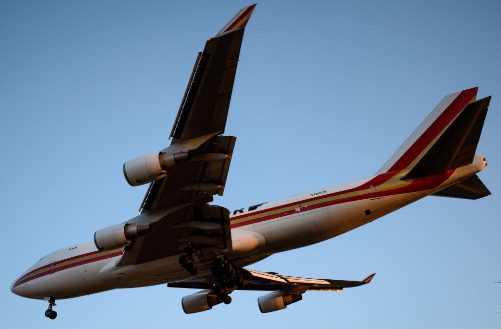 Boeing 747-400 (N700CK)