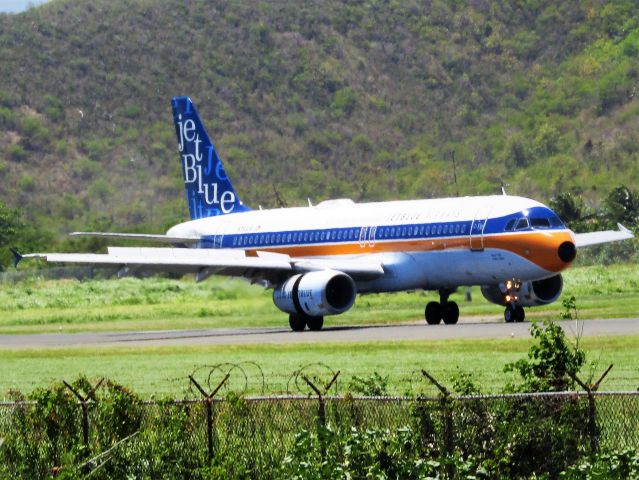 Airbus A320 (N763JB)