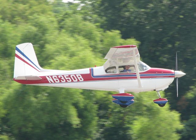 Cessna Skylane (N6350B) - Landing at Downtown Shreveport.