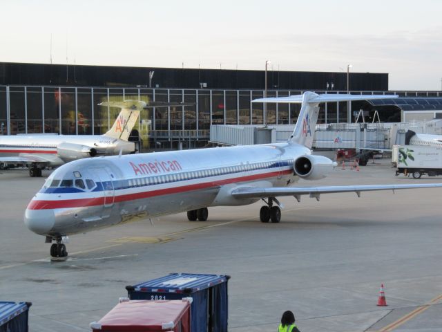 McDonnell Douglas MD-82 (N491AA) - 12 Aug 14