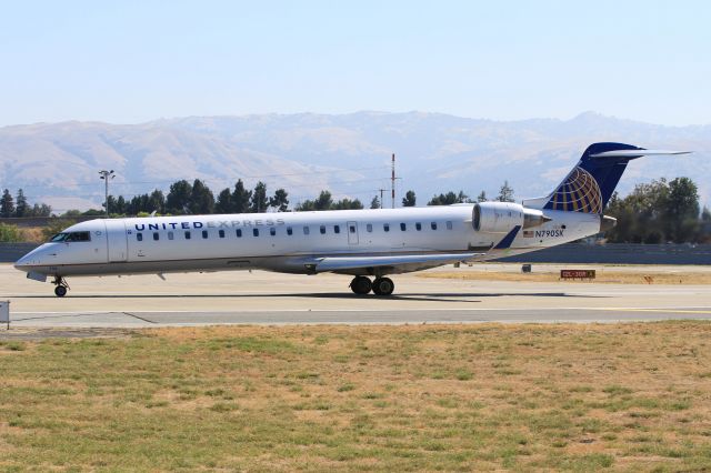 Canadair Regional Jet CRJ-700 (N790SK)