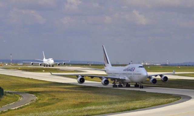 Boeing 747-400 (F-GITJ) - Air France Boeing 747-428 F-GITJ in Paris 