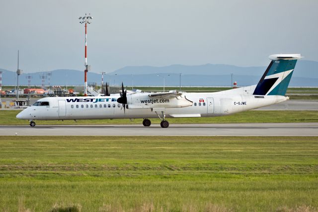 de Havilland Dash 8-400 (C-GJWE)