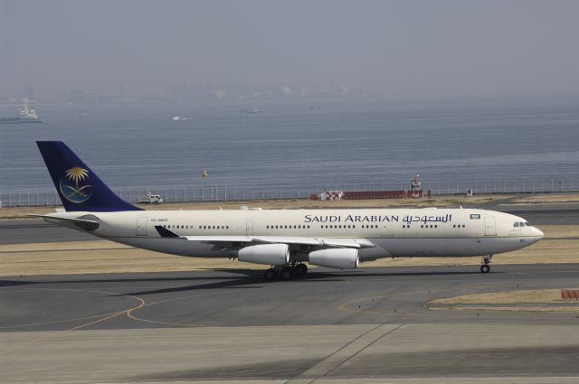 Airbus A340-200 (HZ-HMS2) - Taxing At Tokyo-Haneda Intl Airport on 2014/02/26