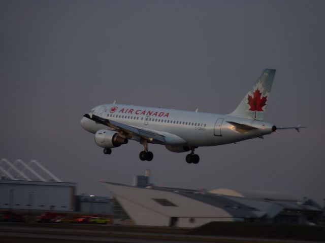 Airbus A319 (C-GBHO)