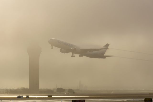 BOEING 767-300 (N1997A)