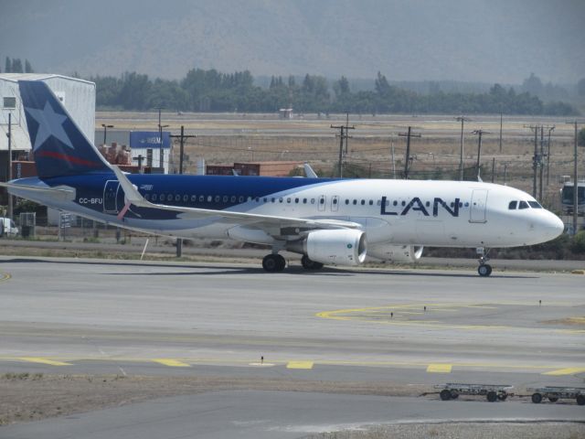 Airbus A320 (CC-BFU)