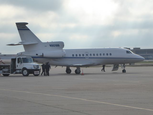 Dassault Falcon 900 (N901SB)