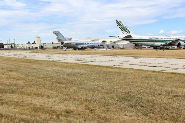 BOEING 727-200 (N866AA)