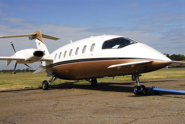 Piaggio P.180 Avanti (N109MS) - Photo taken by Dan Myers.