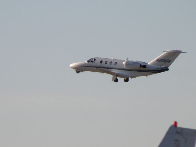 Cessna Citation CJ1 (N608DB) - Citation going wheels-up at Blue Grass Airport (KLEX)