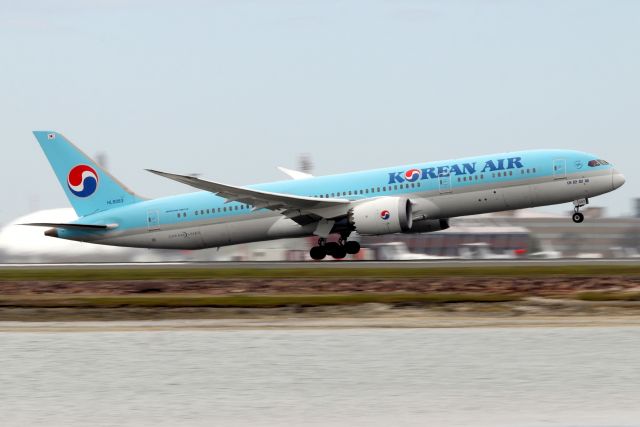 Boeing 787-8 (HL8083) - 'Koreanair 92' departing to Seoul Incheon International Airport