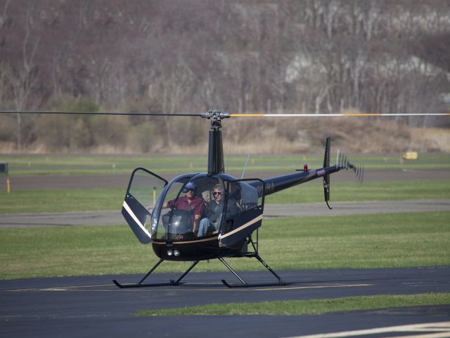 Robinson R-22 (N914RA)