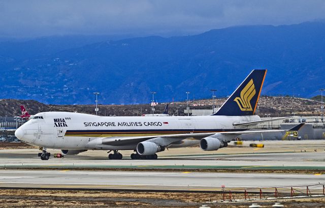 Boeing 747-400 (9V-SFQ) - 9V-SFQ Singapore Airlines Cargo Boeing 747-412F/SCD (cn 32901/1369) "Mega Ark"  Los Angeles - International (LAX / KLAX) USA - California, October 20, 2012 TDelCoro