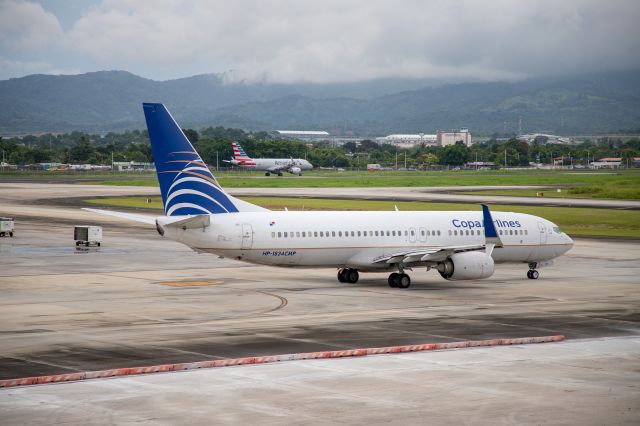 Boeing 737-800 (HP-1834CMP)