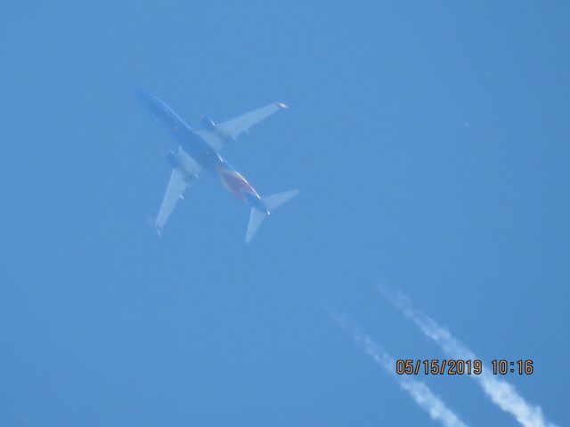 Boeing 737-800 (N8580Z)