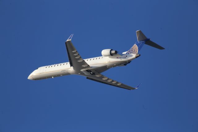 Canadair Regional Jet CRJ-700 (N772SK)