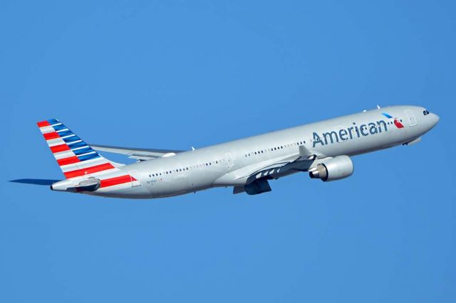 Airbus A330-300 (N270AY) - American A330-323 N270AY at Phoenix Sky Harbor on December 18, 2017.