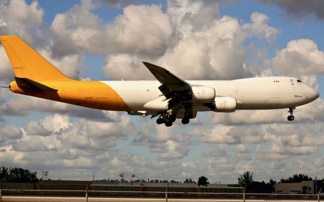 BOEING 747-8 (N856GT)