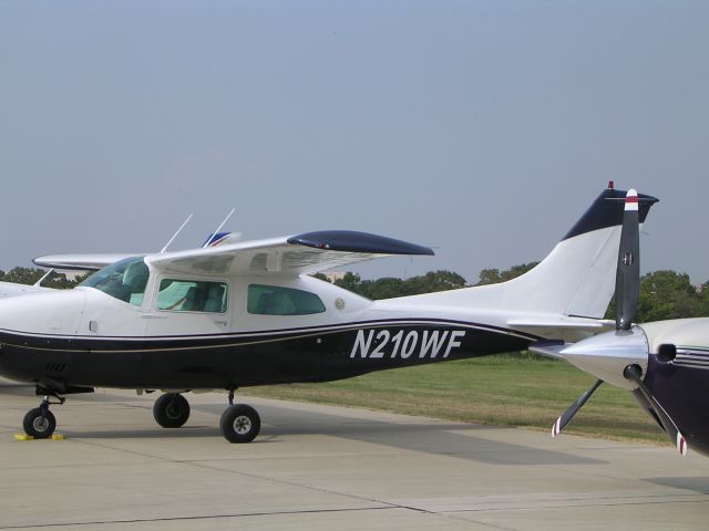 Cessna Centurion (N210WF)
