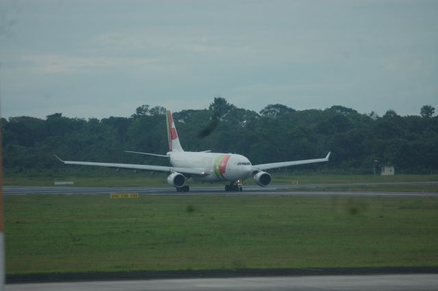 Airbus A330-200 (CS-TOP)