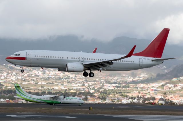 Boeing 737-800 (OM-IEX)