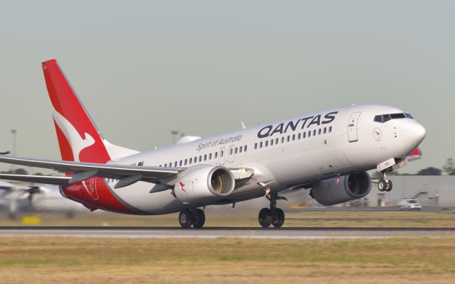 Boeing 737-800 (VH-VZO) - Adelaide 10 March, 2020