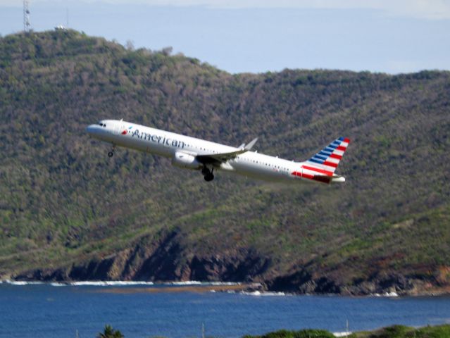 Airbus A321 (N160AN)