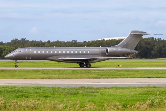 BOMBARDIER BD-700 Global 7500 (N444WT)