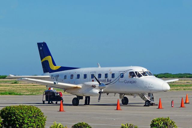 Embraer EMB-110 Bandeirante (PJ-VIP)