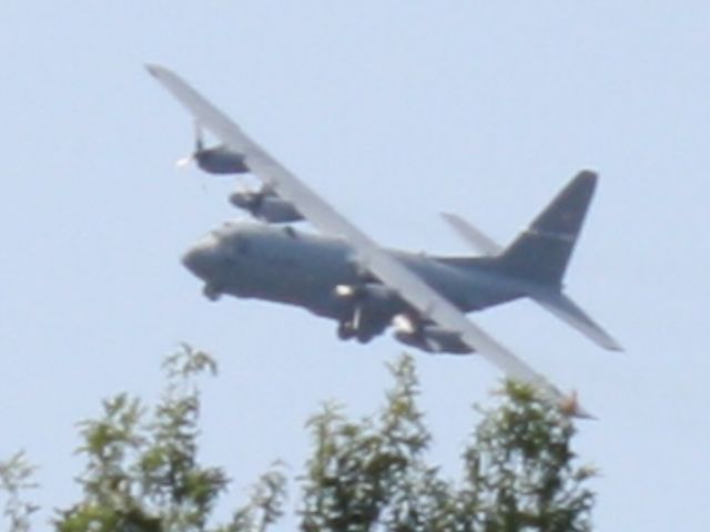 Lockheed C-130 Hercules (18-5908) - C-130H Banking to land on 17L at ksdf