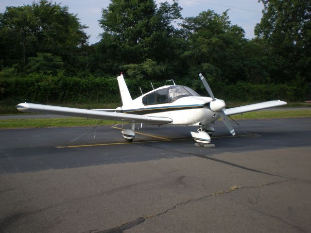 Piper Cherokee (N9085W)