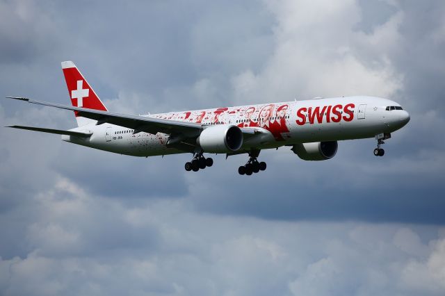 Boeing 777-200 (HB-JNA) - First SWISS B777-300