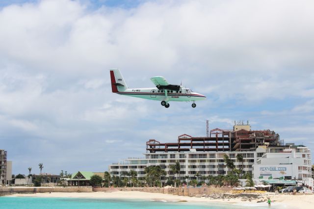 De Havilland Canada Twin Otter (PJ-WIU)