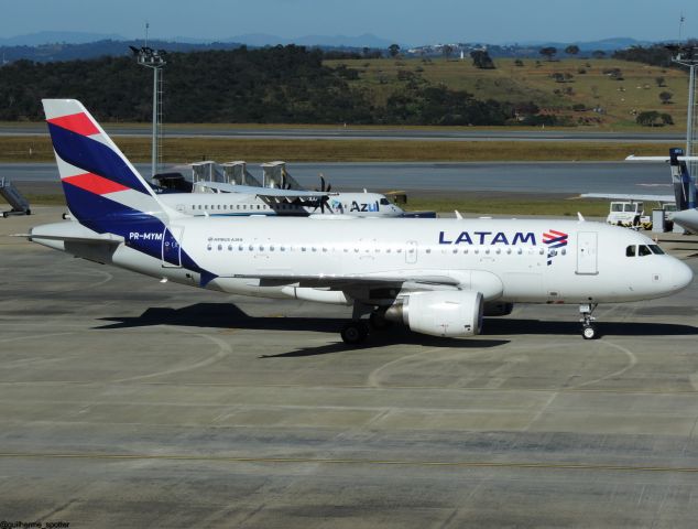 Airbus A320 (PR-MYM)