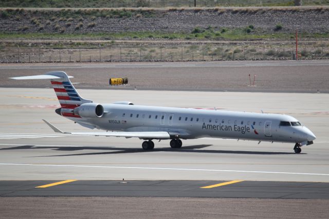 Canadair Regional Jet CRJ-900 (N950LR)